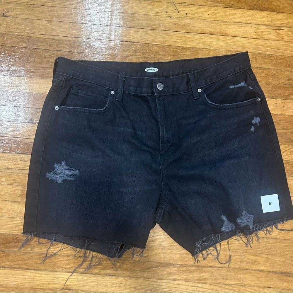 Old Navy High Waisted Slouchy Straight Cut-Off Black Denim Shorts - Picture 6 of 12